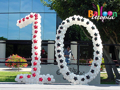 Callaway golf celebrated 10 years of their popular drive "Big Bertha" with large number sculptures