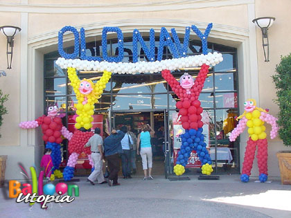 Entrance Decor invites people to come in and celebrate Old Navy's anniversary